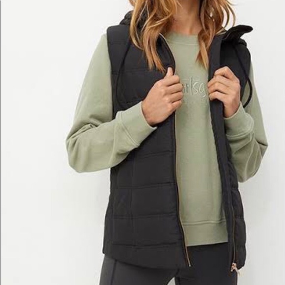 sportsgirl puffer vest
